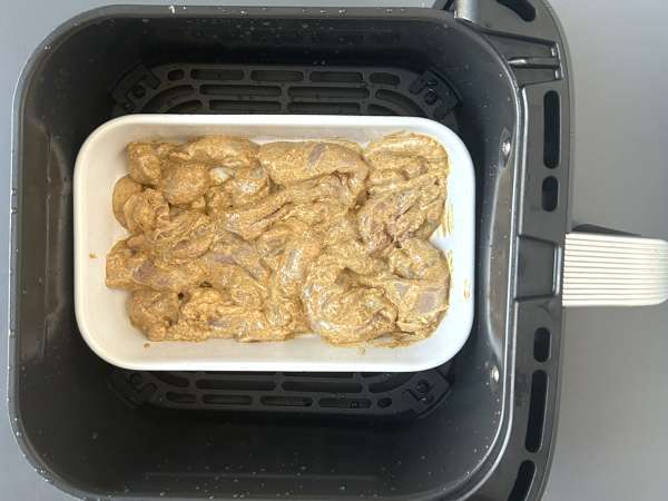 Air Fryer Chicken Shawarma with Pita and Tahini Sauce - Preparation step 4