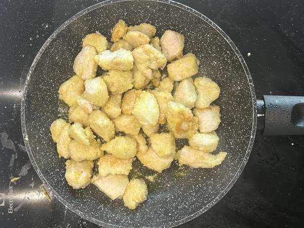 Homemade crispy General Tso's chicken - Preparation step 2