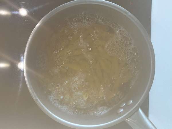 Marry me chicken pasta: creamy pasta with chicken, sun-dried tomatoes, and parmesan - Preparation step 3