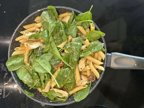 Marry me chicken pasta: creamy pasta with chicken, sun-dried tomatoes, and parmesan - Preparation step 11