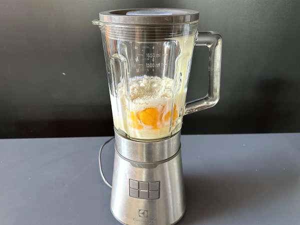 Coconut and condensed milk flan cake: easy and melt-in-your-mouth - Preparation step 1