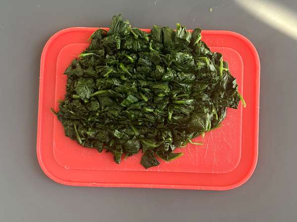 Vegetarian Lasagna with Spinach and Tofu Made in an Air Fryer - Preparation step 2
