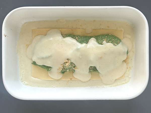 Vegetarian Lasagna with Spinach and Tofu Made in an Air Fryer - Preparation step 7