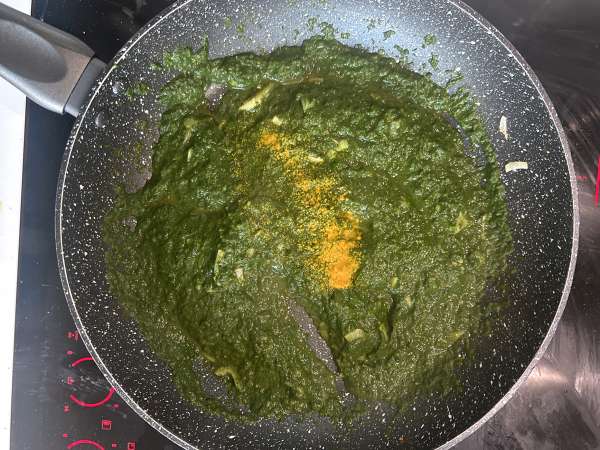 Palak tofu: Indian curry with spinach and tofu - Preparation step 8