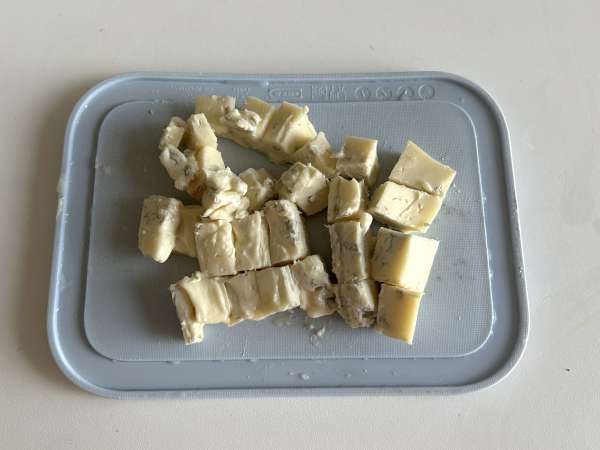Pear, Gorgonzola, and walnut tart - Preparation step 2