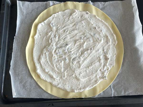 Pear, Gorgonzola, and walnut tart - Preparation step 5