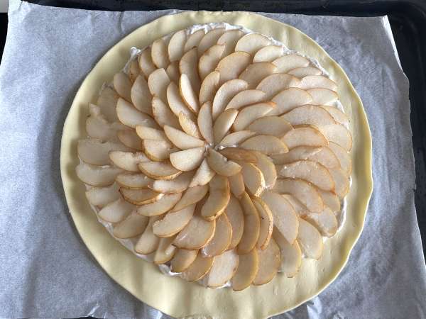 Pear, Gorgonzola, and walnut tart - Preparation step 6
