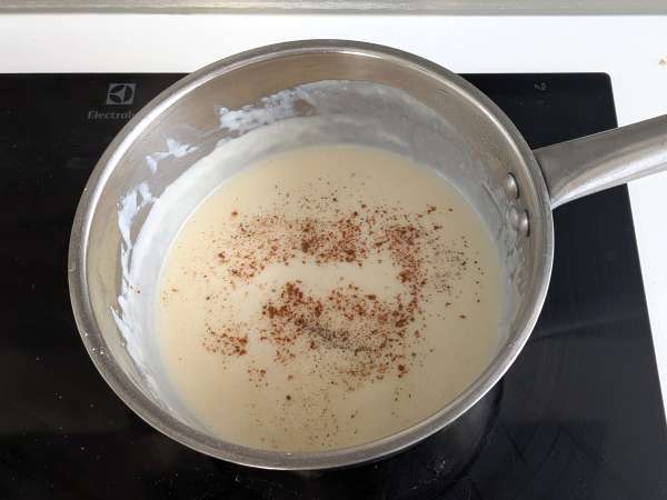Baked pasta with pumpkin, mushrooms, and béchamel sauce - Preparation step 6
