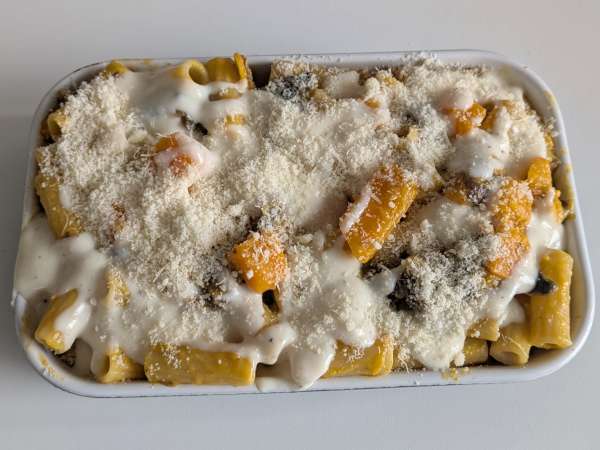 Baked pasta with pumpkin, mushrooms, and béchamel sauce - Preparation step 9