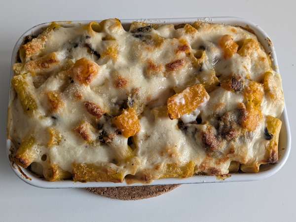 Baked pasta with pumpkin, mushrooms, and béchamel sauce - Preparation step 10