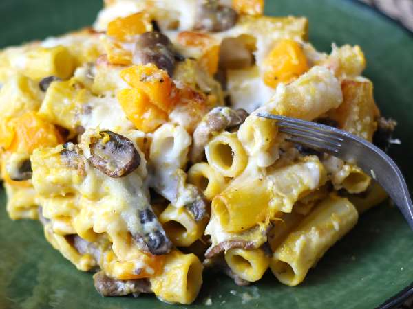 Baked pasta with pumpkin, mushrooms, and béchamel sauce - Preparation step 11