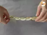 Step 3 - Pesto & parmesan breadsticks - Video recipe !
