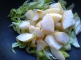 Lettuce and Pear Salad with a Quick Raspberry Vinaigrette - Preparation step 2
