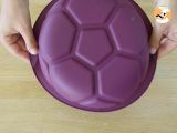 Step 1 - Soccer ball cake - Video recipe !