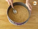 Raspberry mousse cake - Video recipe - Preparation step 2