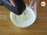 Raspberry tiramisu cake log - Preparation step 3