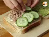 Club sandwich with tuna and avocado - Preparation step 2