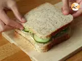 Club sandwich with tuna and avocado - Preparation step 3