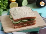 Club sandwich with tuna and avocado - Preparation step 4