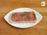 Salmon, mozzarella and dill panini sandwich - Preparation step 1
