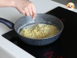 How to cook Buldak carbonara flavor ramen? The best recipe with milk and cheese! - Preparation step 4