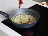 How to cook Buldak carbonara flavor ramen? The best recipe with milk and cheese! - Preparation step 6