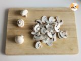 Creamy pasta with mushrooms and sausage - Preparation step 1