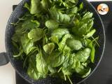 Mini spinach and goat's cheese puff pastries - Preparation step 1