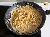 Spaghetti cacio e pepe: 3 ingredients, an explosion of flavor! - Preparation step 9