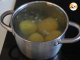 Smoked salmon tart with potato base - Preparation step 1