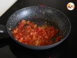 Patacones, Colombian plantain toast with guacamole and tomatoes - Preparation step 5