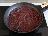 Spaghetti al fuoco di bacco: red wine pasta to bring something special to the table - Preparation step 4