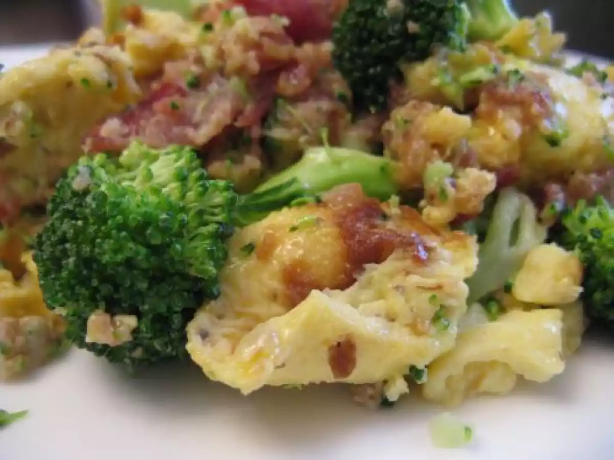 2 Minute Bacon Broccoli Scrambled Eggs