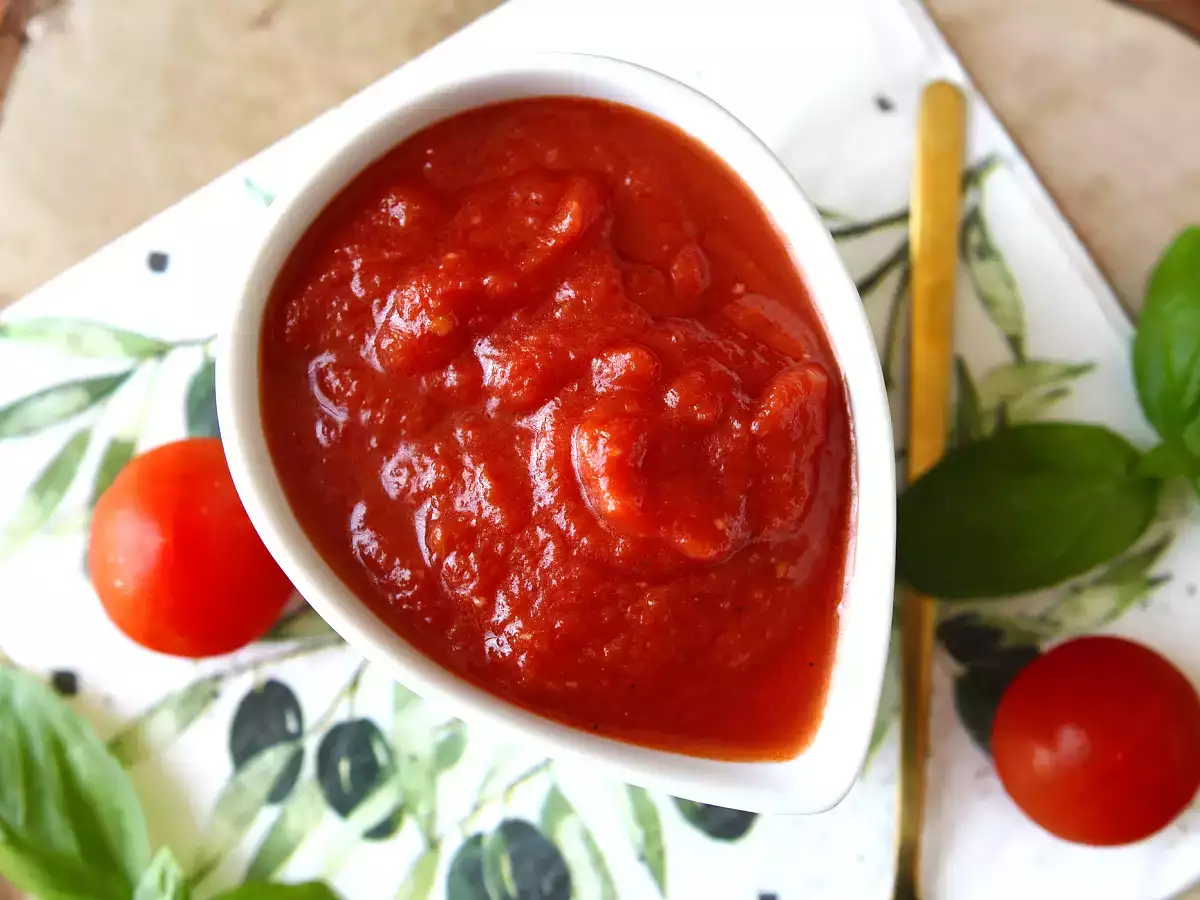 A full-flavoured raw tomato sauce, ideal as a topping for pizza or pinsa. - photo 2