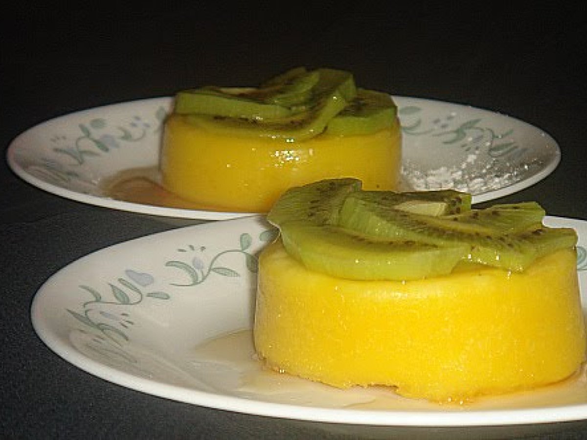 A steamed lemon pudding+ treacle soaked kiwis for the Daring Bakers - photo 2