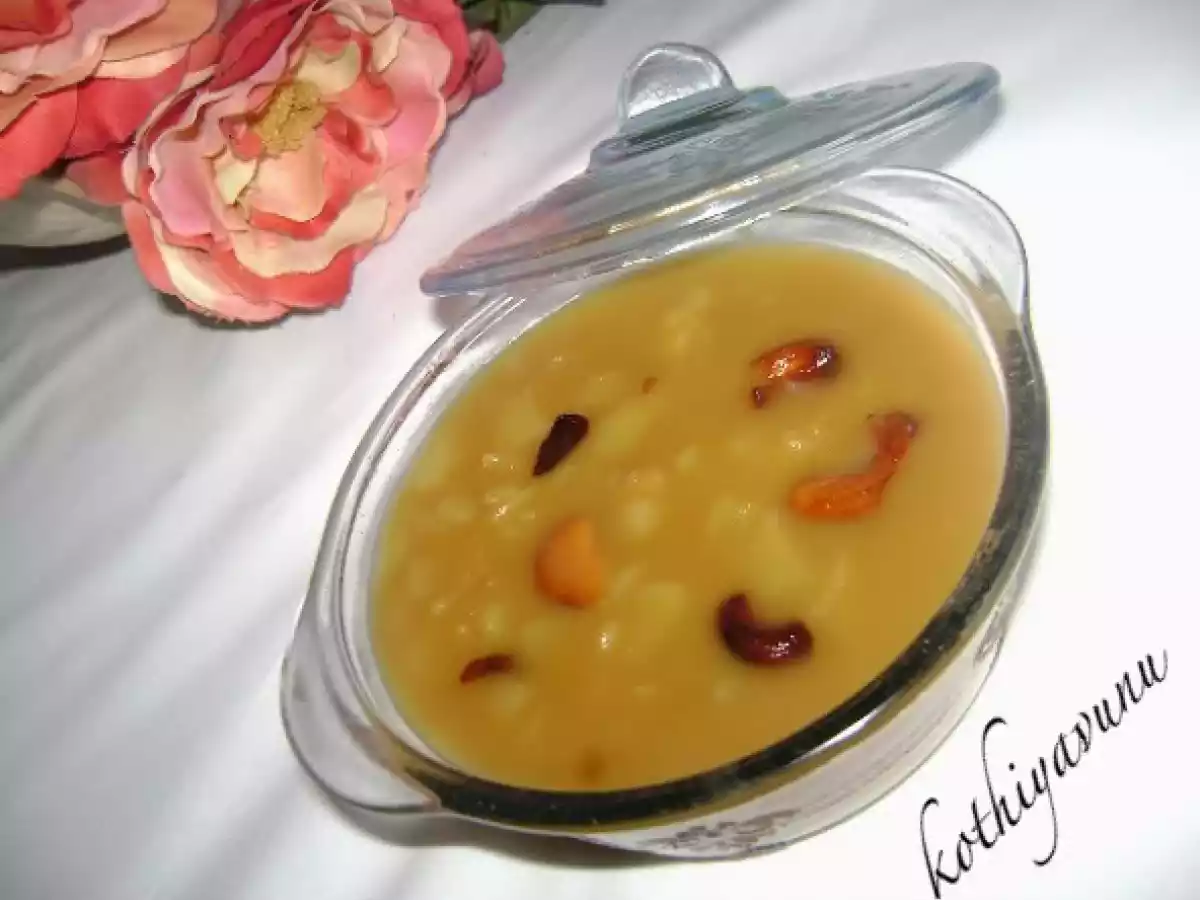 Ada Pradhaman /Cooked Rice Flakes with Coconut Milk & Jagerry