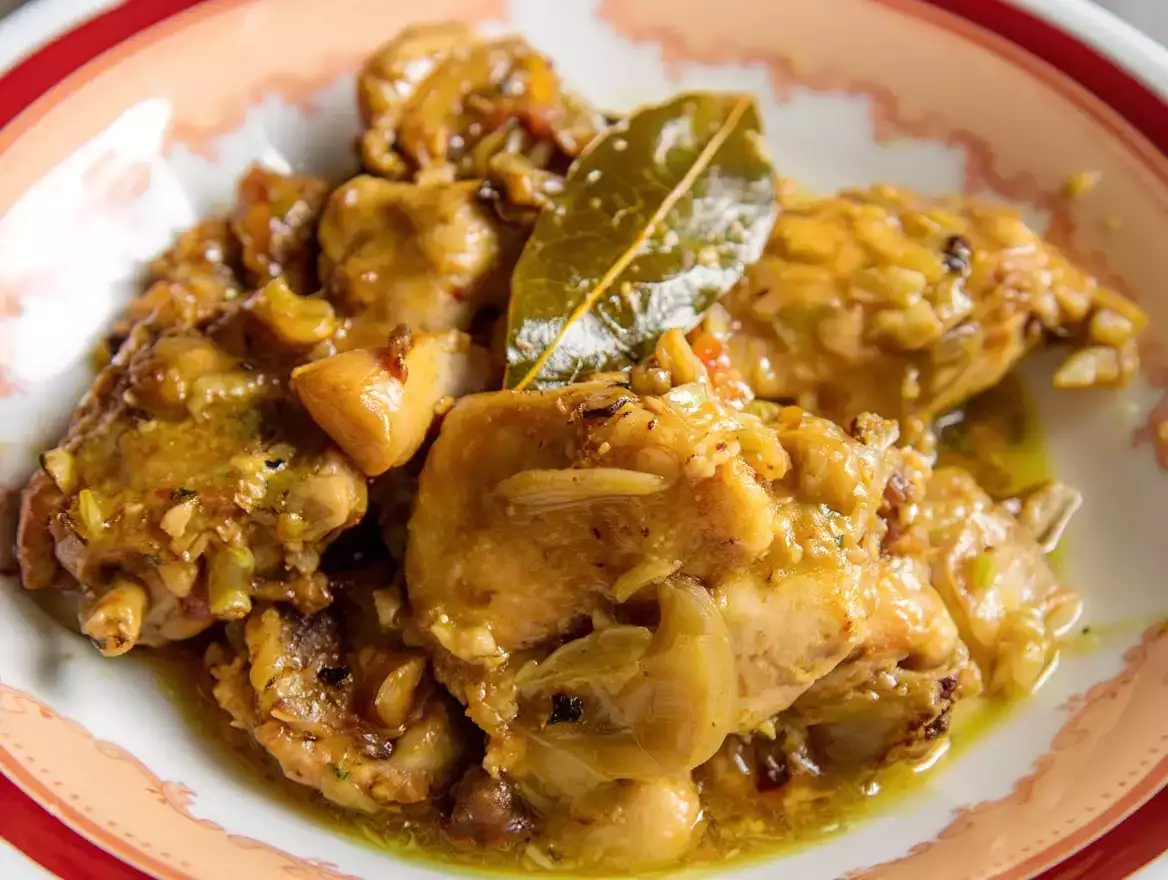 Adobong manok sa dilaw (chicken adobo in turmeric)