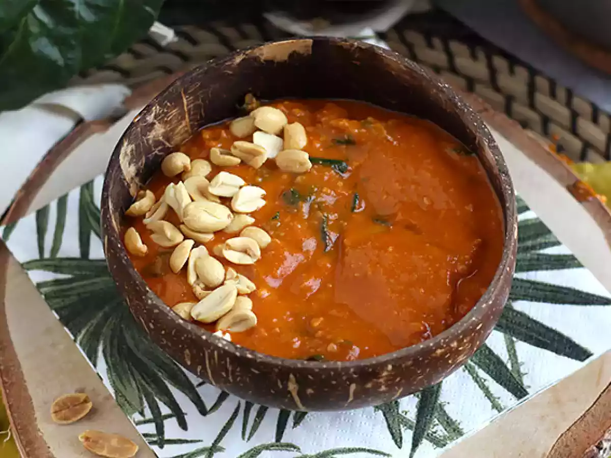 African peanut soup: tomato, peanut and swiss chard - photo 2