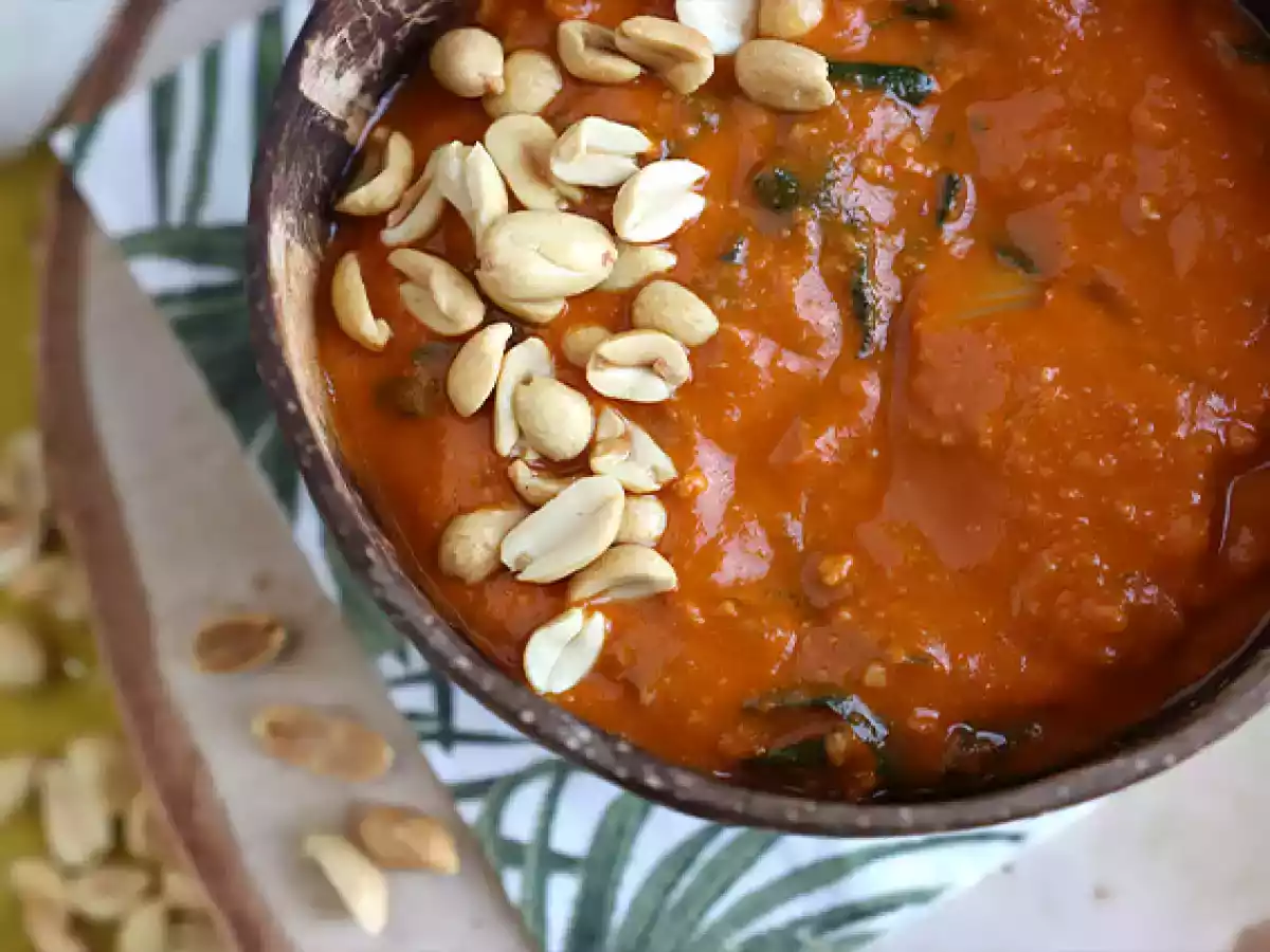 African peanut soup: tomato, peanut and swiss chard - photo 3