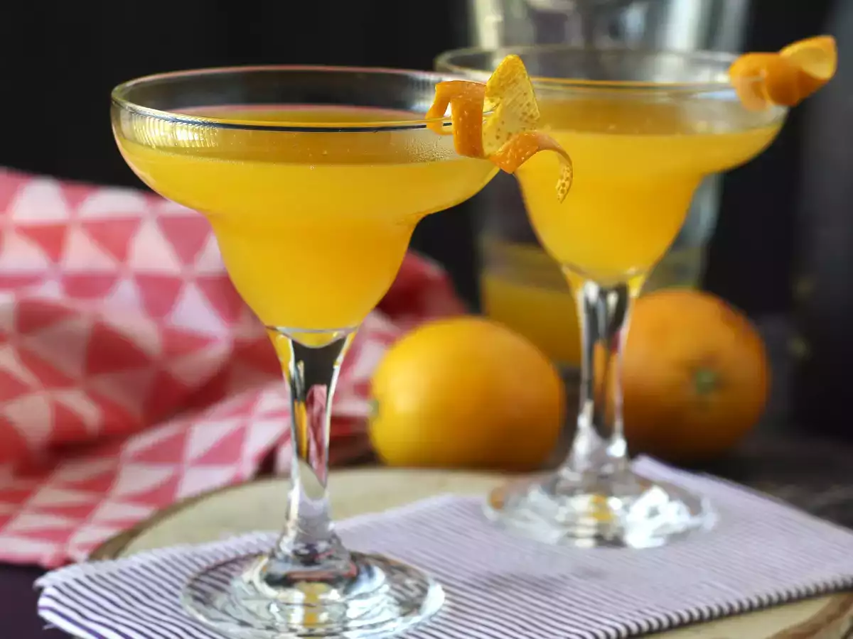 Agua de Valencia, the Mediterranean cocktail with cava and orange that you can make at home - photo 2