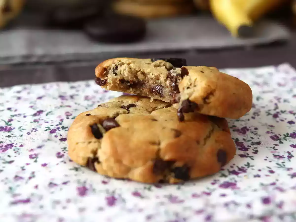 Air fryer cookies - cooked in just 6 minutes!
