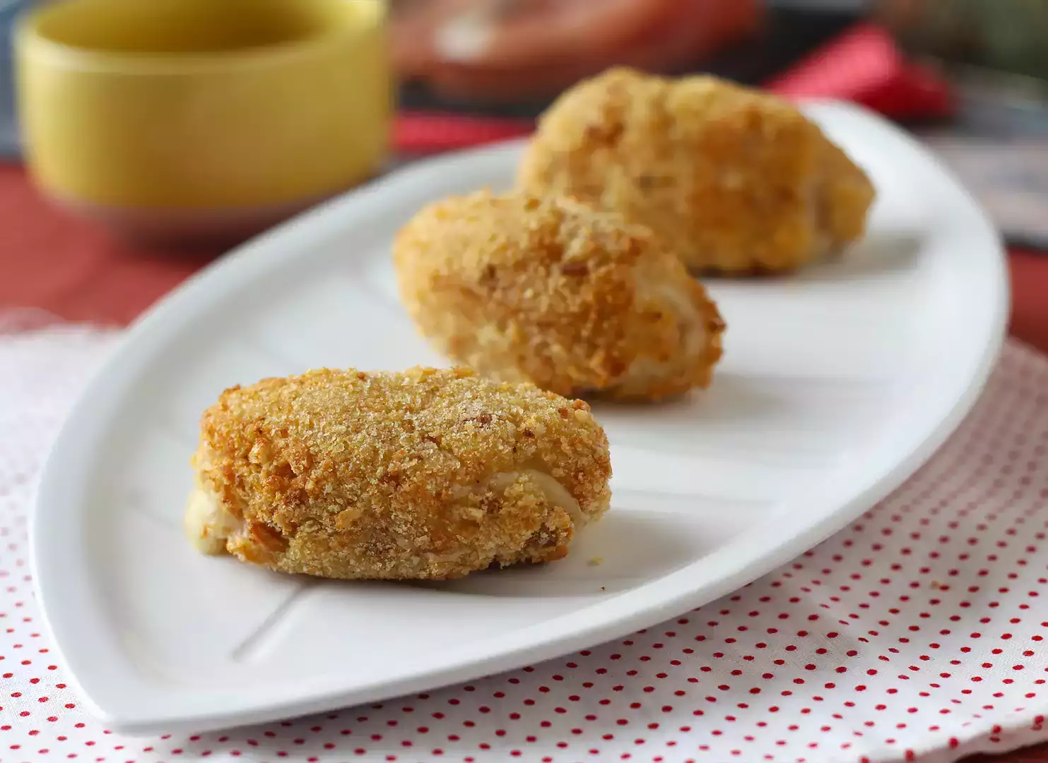 Air fryer spanish croquetas: little oil but still just as crispy!
