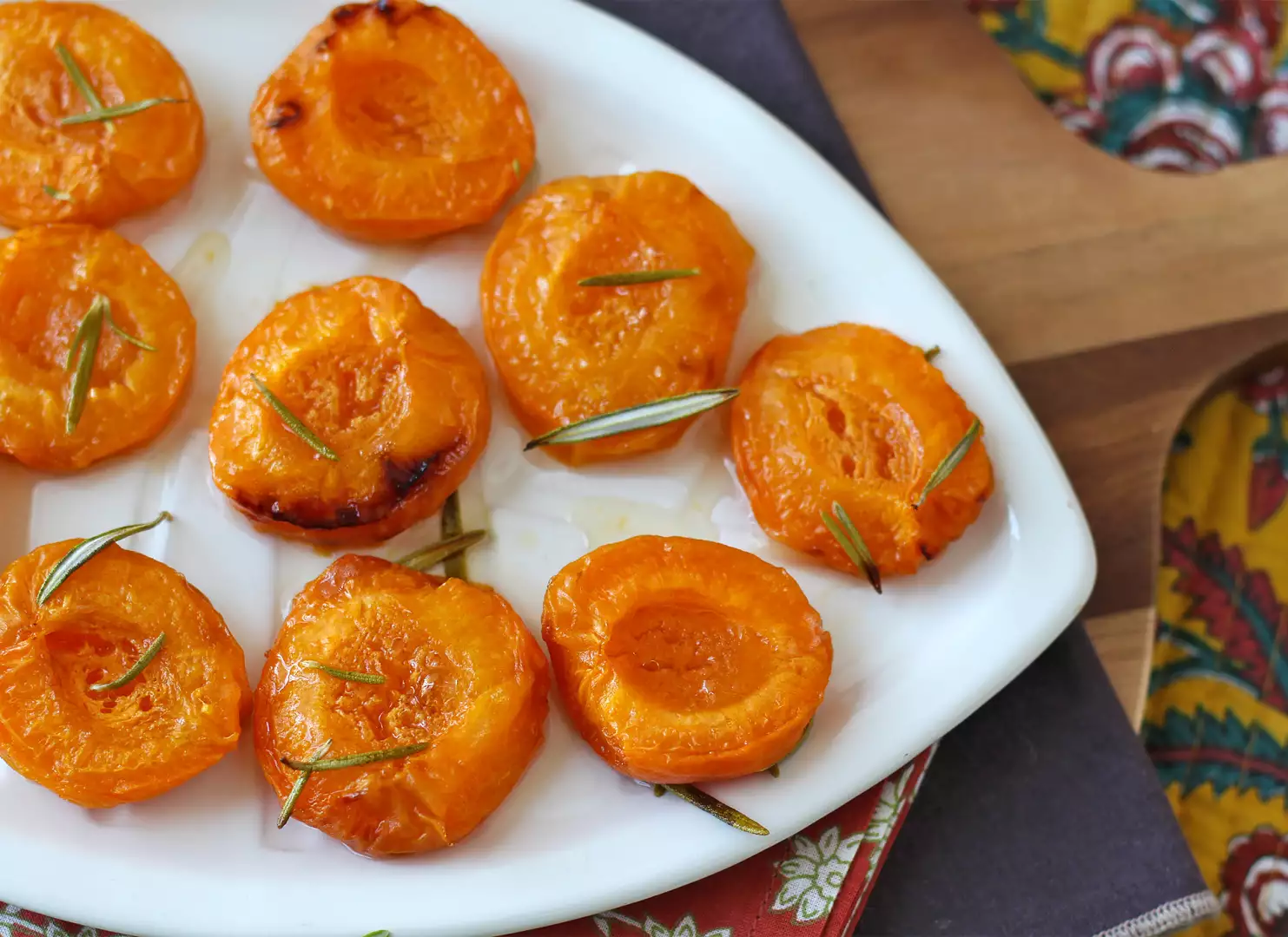 Air fryer roasted apricots