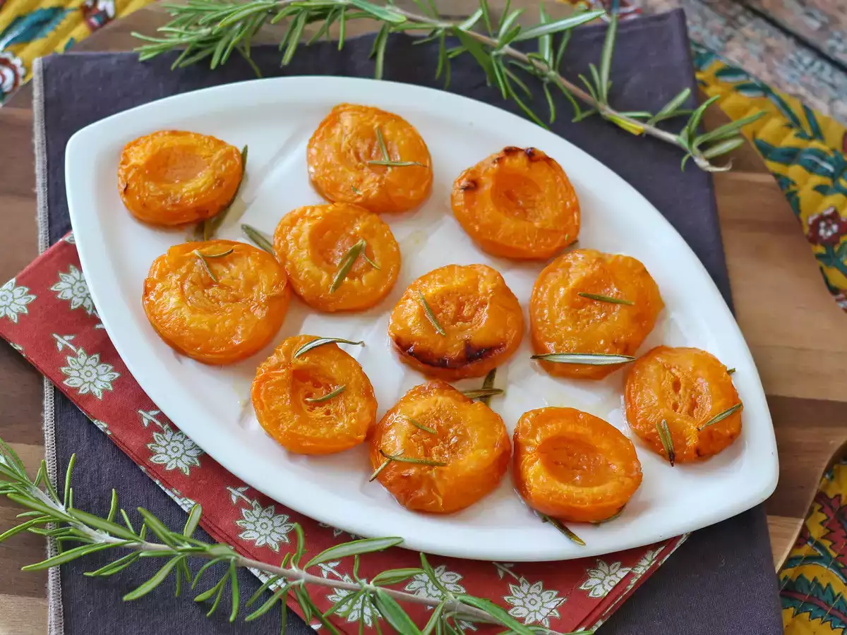 Air fryer roasted apricots - photo 2