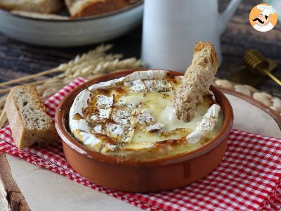 Air Fryer-roasted Camembert with a nice runny texture!