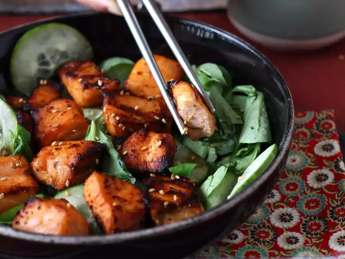 Air-fryer salmon bites with an Asian marinade - photo 2