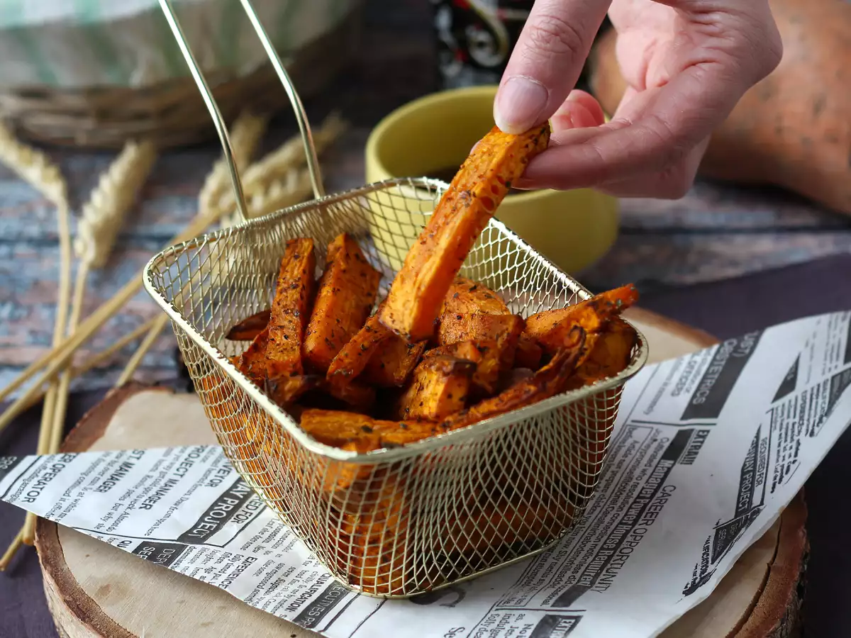 Air fryer sweet potato fries, crispy on the outside and tender on the inside!