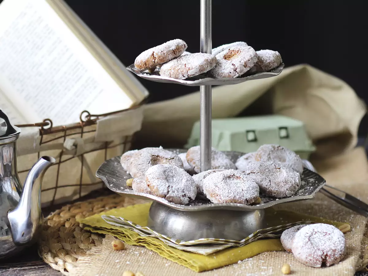 Almond and coconut ghriba cookies, a Moroccan pastry classic
