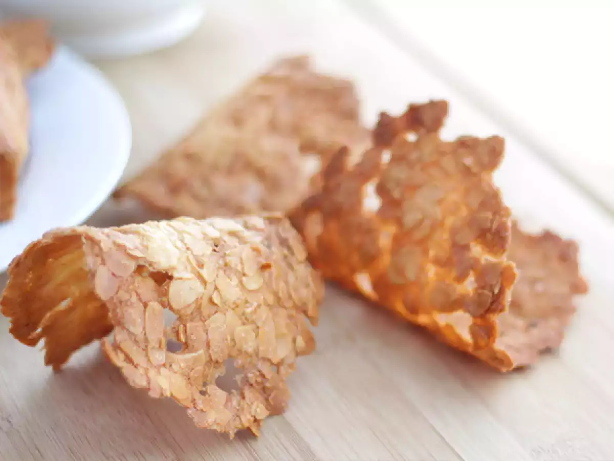 Almond tuiles - video recipe! - photo 3