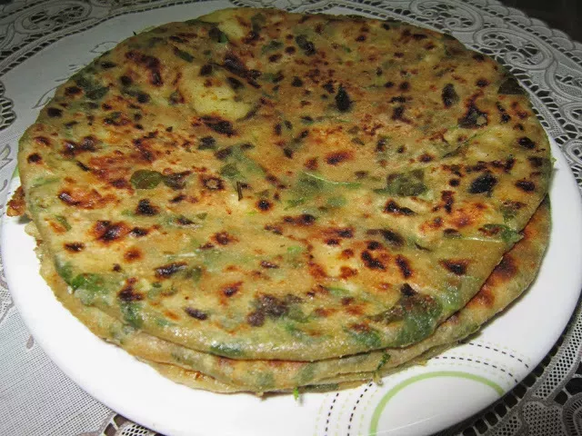 Aloo methi paratha/ indian potato and fenugreek flat bread - Recipe ...